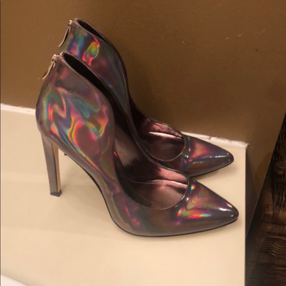Gorgeous BCBGeneration silvery iridescent heels